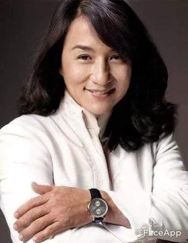 明星男的变女的,明星男变女的奇幻之旅